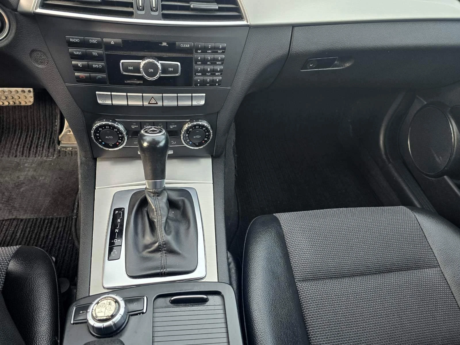 Mercedes-Benz C 220 FACE/AVANGARDE 2.2CDI/170hp, снимка 11 - Автомобили и джипове - 56066805