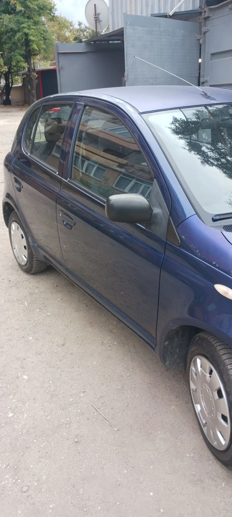 Toyota Yaris 1.1, снимка 5 - Автомобили и джипове - 56281731