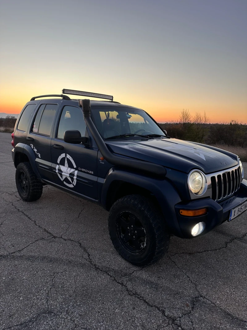 Jeep Cherokee, снимка 2 - Автомобили и джипове - 48001958