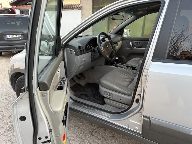 Kia Sorento 2.5D, снимка 9 - Автомобили и джипове - 48102868