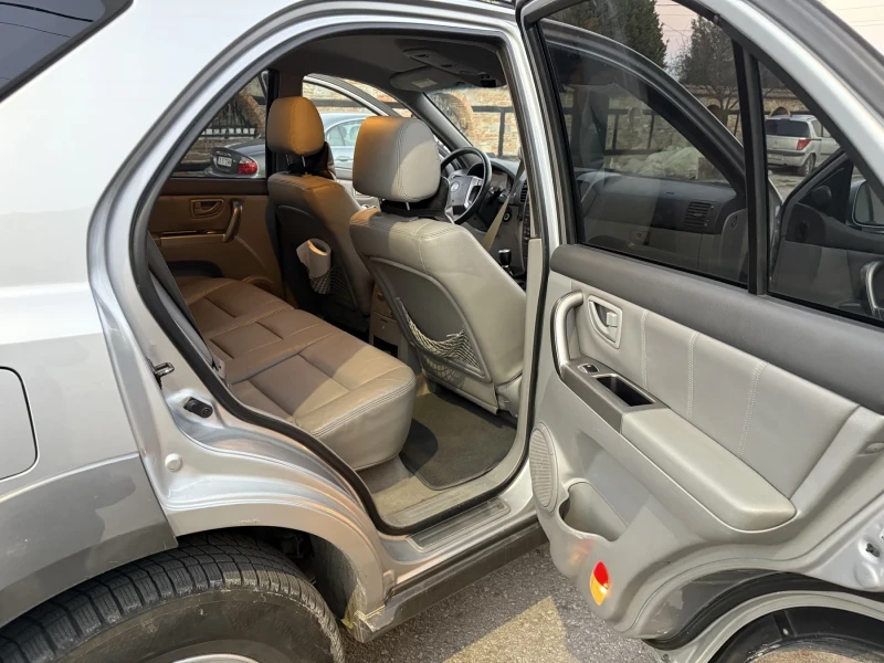 Kia Sorento 2.5D, снимка 12 - Автомобили и джипове - 48102868