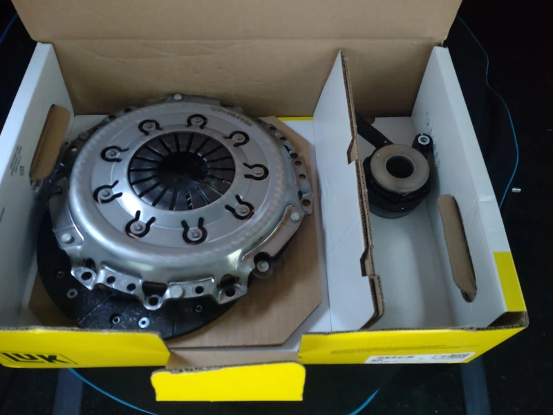 Mitsubishi Outlander, снимка 5 - Автомобили и джипове - 52621040