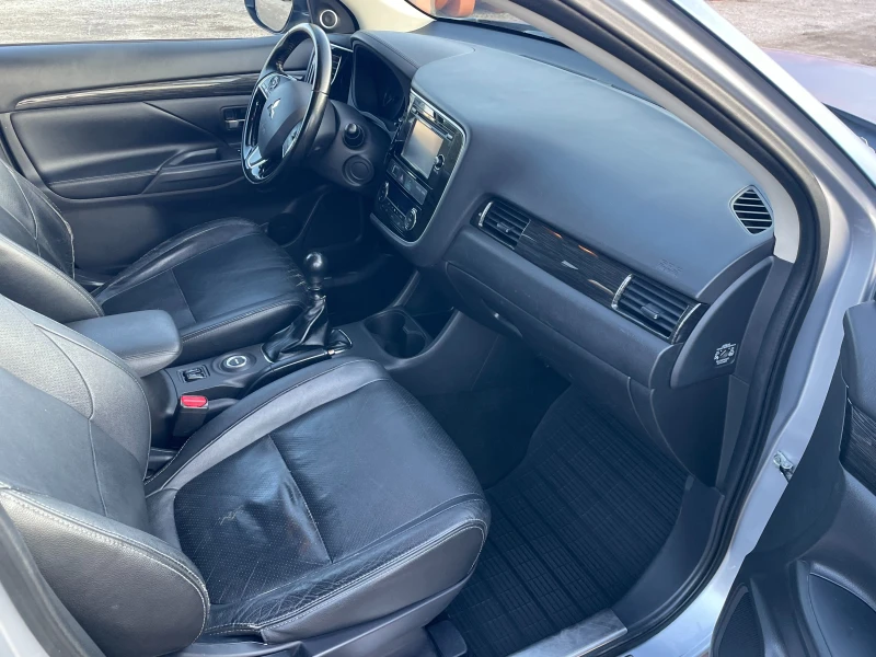 Mitsubishi Outlander НОВ ВНОС  4x4, снимка 14 - Автомобили и джипове - 53074661
