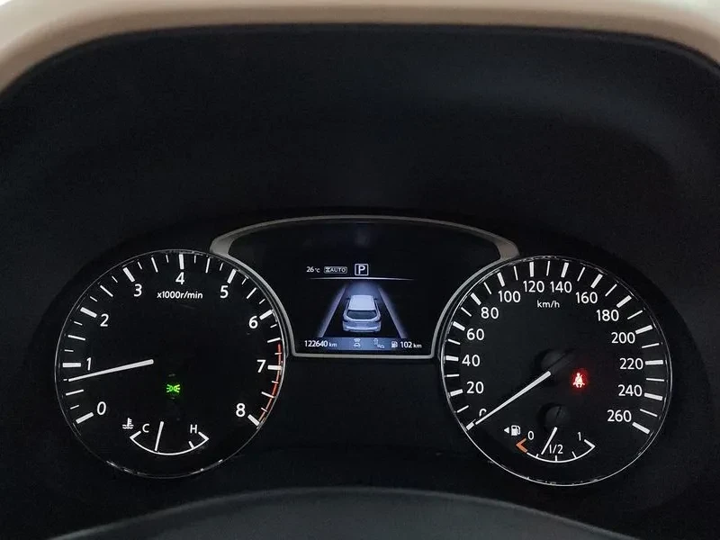 Nissan Pathfinder 3.5 4WD, снимка 8 - Автомобили и джипове - 56357464