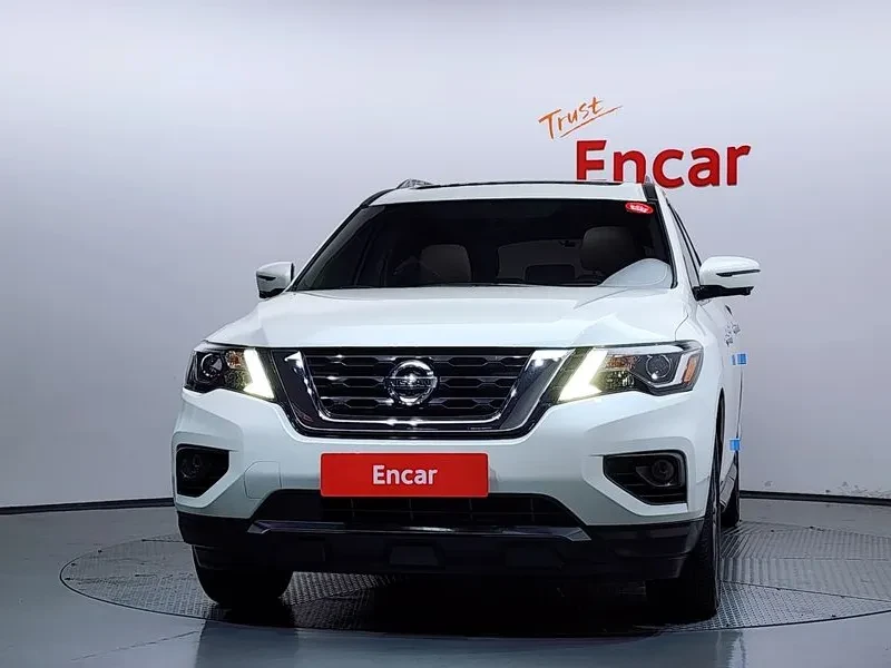 Nissan Pathfinder 3.5 4WD, снимка 3 - Автомобили и джипове - 56357464