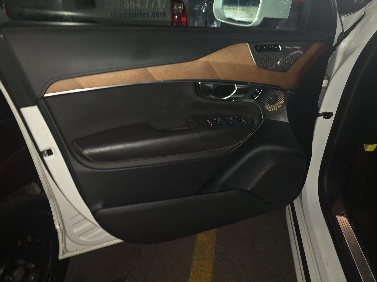 Volvo Xc90 T6 Inscription* Distronic* Bowers&Wilkins* Хедъп*  - изображение 7