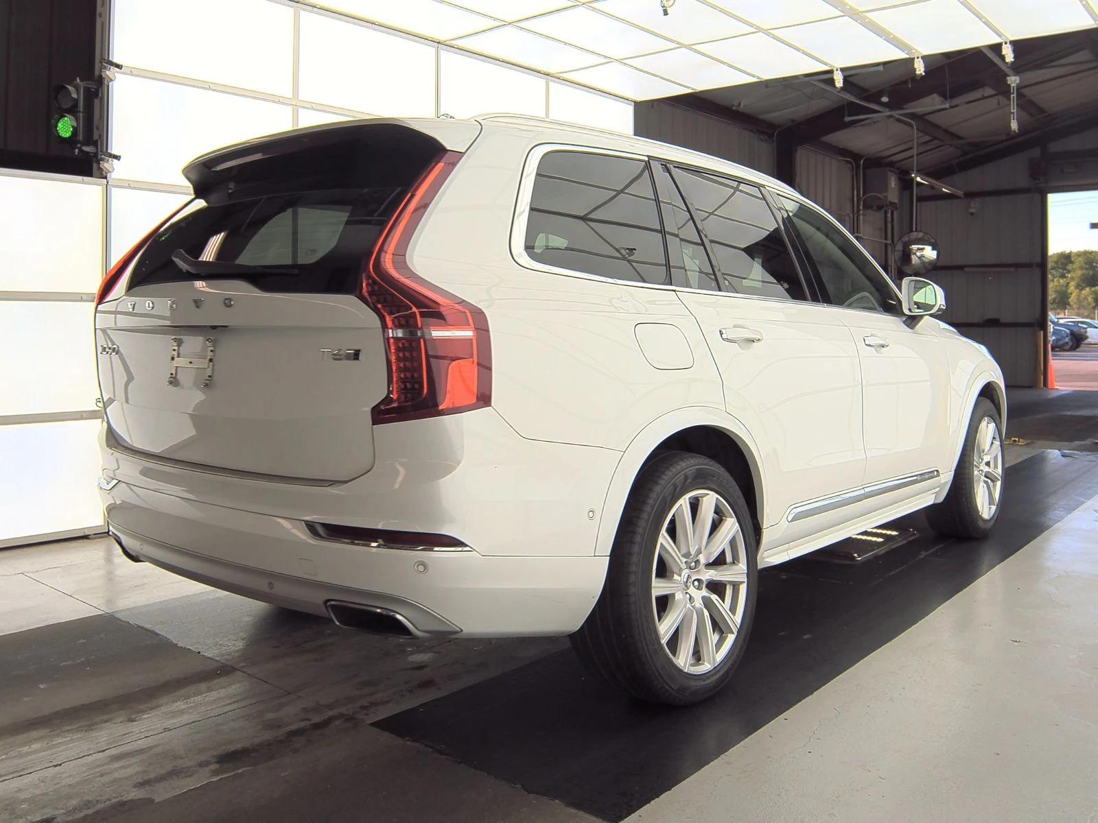 Volvo Xc90 T6 Inscription* Distronic* Bowers&Wilkins* Хедъп*  - изображение 2