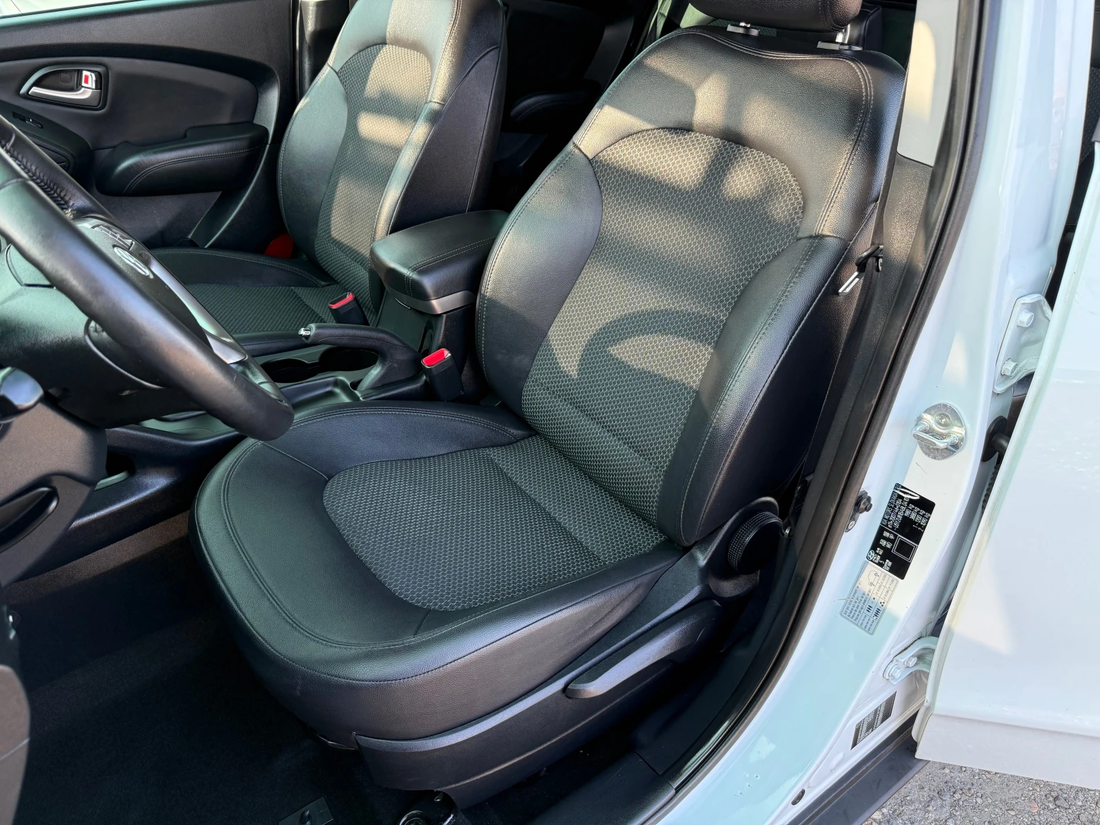 Hyundai IX35 2.0 i - изображение 8