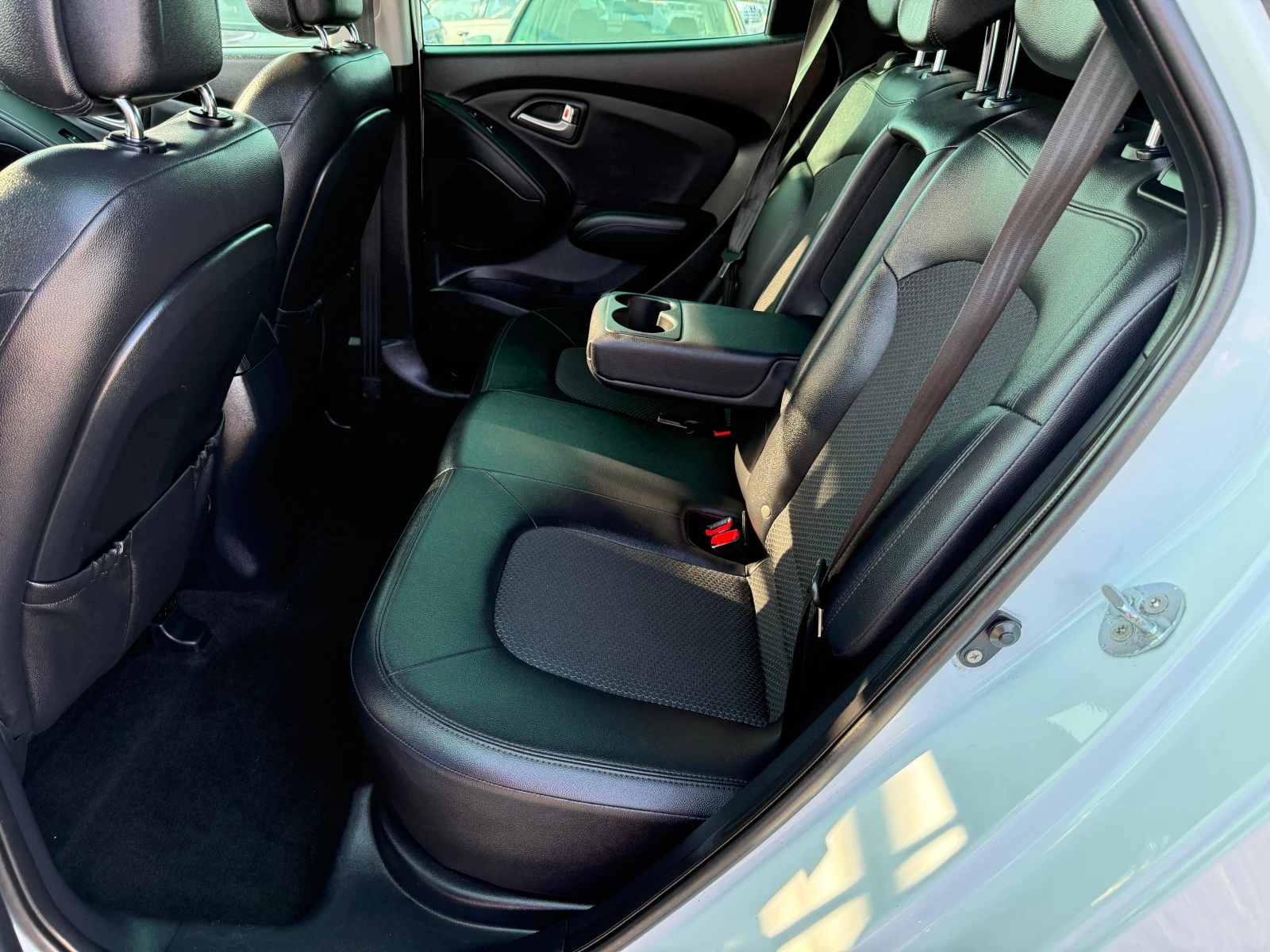 Hyundai IX35 2.0 i - изображение 10