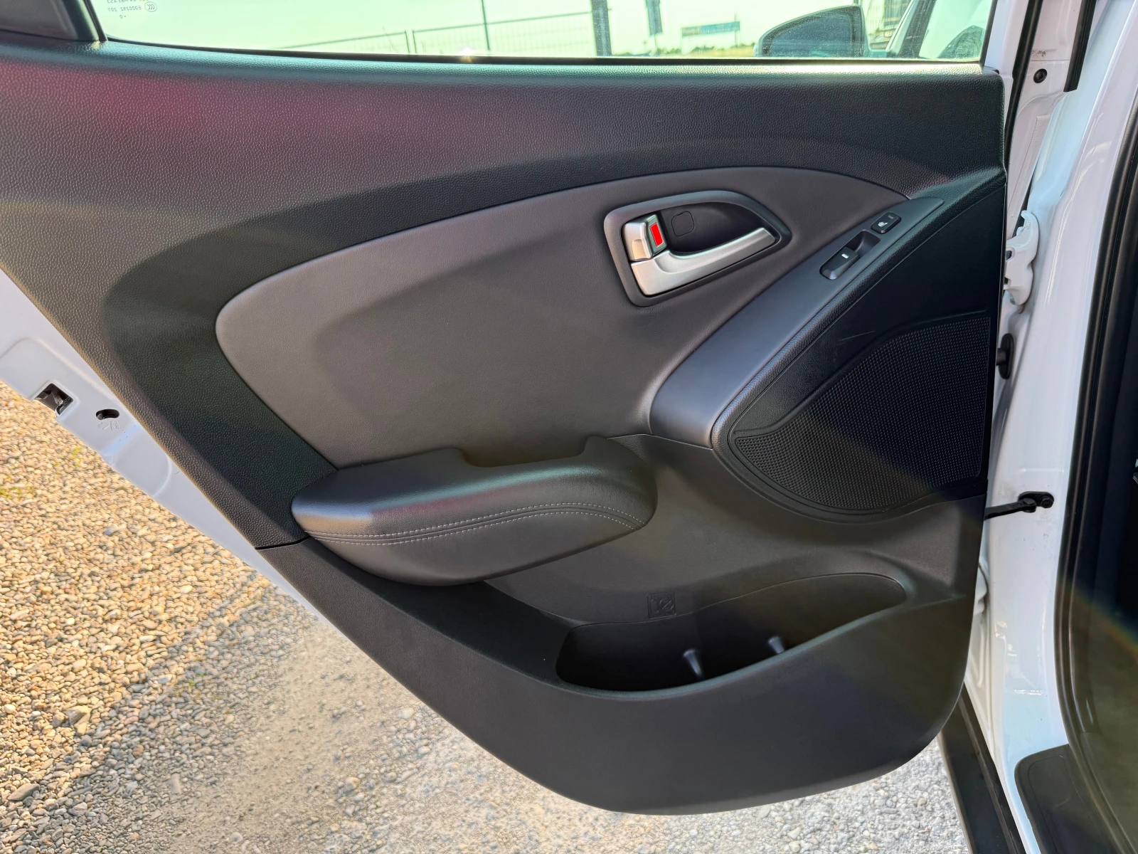 Hyundai IX35 2.0 i - изображение 9