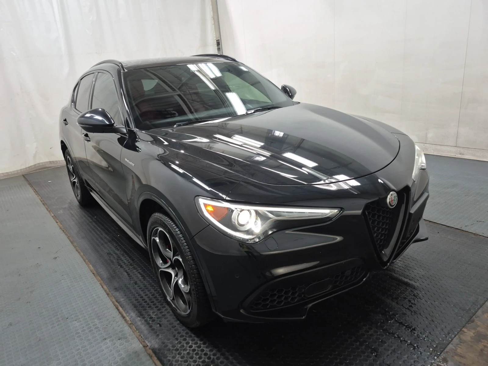 Alfa Romeo Stelvio VELOCE* CARFAX* АВТОФИНАНСИРАНЕ* Цена до България* - изображение 2