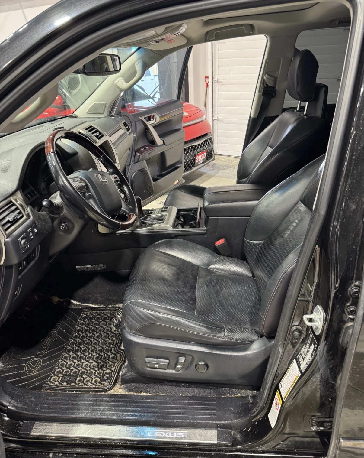 Lexus GX 460 Черен Салон | Отлична Сервизна история от Lexus | , снимка 5 - Автомобили и джипове - 53734102