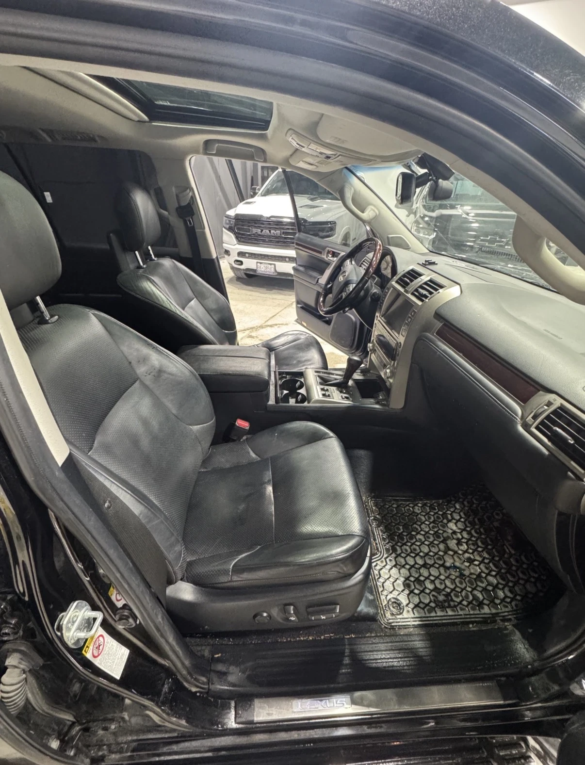 Lexus GX 460 Черен Салон | Отлична Сервизна история от Lexus | , снимка 6 - Автомобили и джипове - 53734102