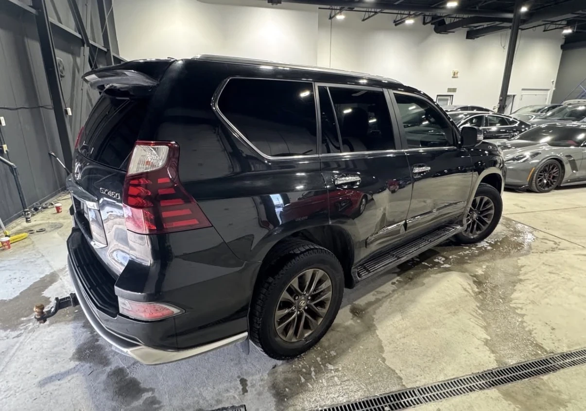 Lexus GX 460 Черен Салон | Отлична Сервизна история от Lexus | , снимка 3 - Автомобили и джипове - 53734102