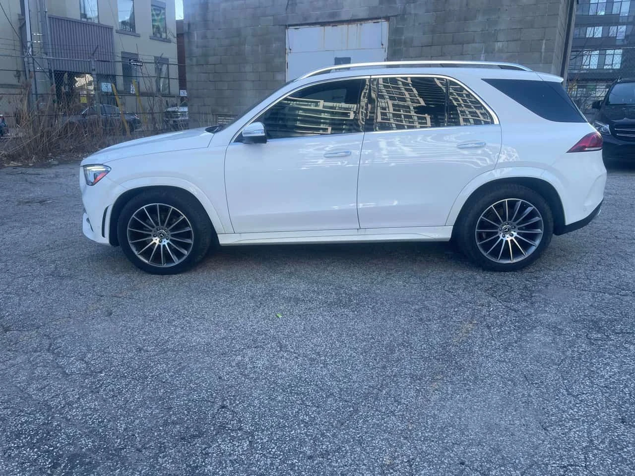 Mercedes-Benz GLE 450 | AMG-LINE| 360| PANO| BURMESTER| ПОДГРЕВИ| CARFAX, снимка 2 - Автомобили и джипове - 54011412