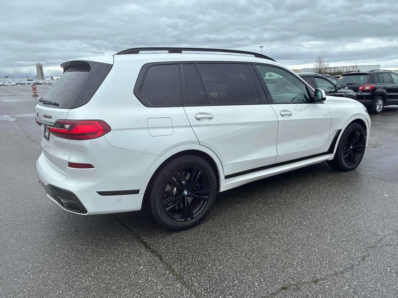 BMW X7 * M50i * CARFAX * ���� �� �� | Mobile.bg � ����������� 3