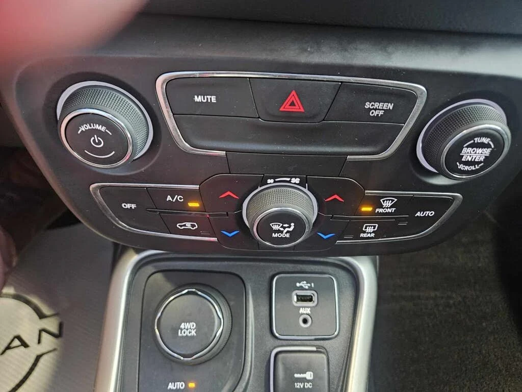 Jeep Compass Sport 4WD, снимка 16 - Автомобили и джипове - 54272542