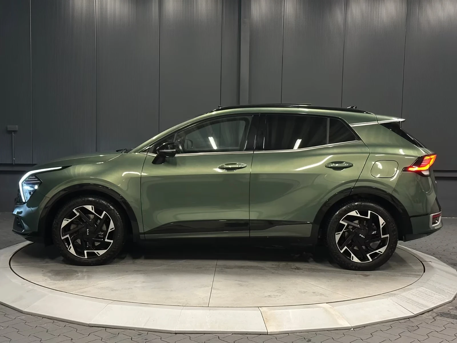 Kia Sportage GT-Line 4WD * 19Zoll* PANORAMA* LEDER* , снимка 4 - Автомобили и джипове - 55451125