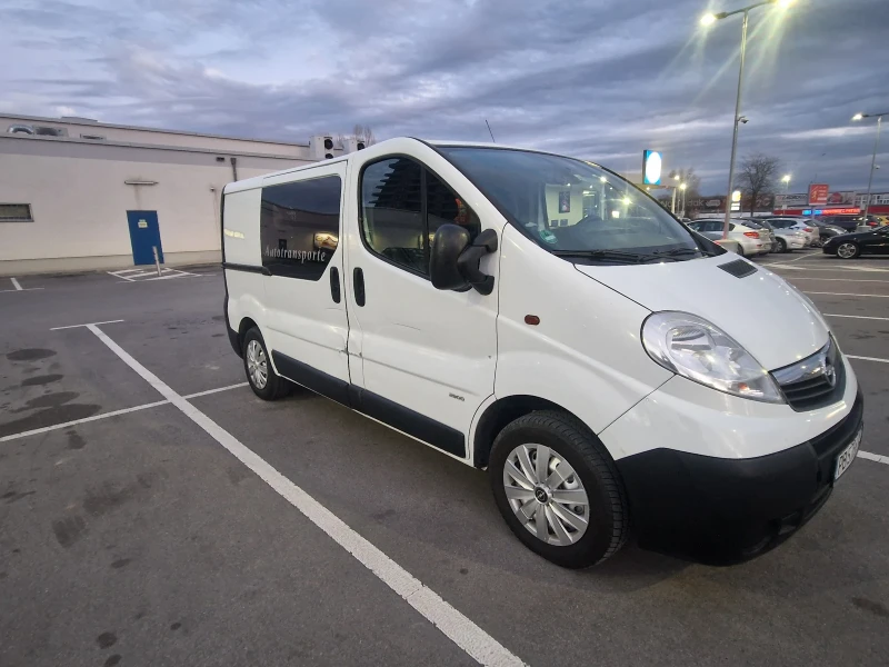 Opel Vivaro, снимка 1 - Бусове и автобуси - 49108182