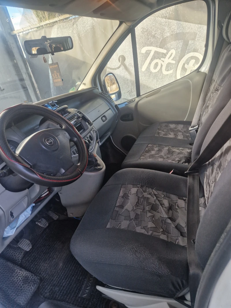 Opel Vivaro, снимка 5 - Бусове и автобуси - 49108182