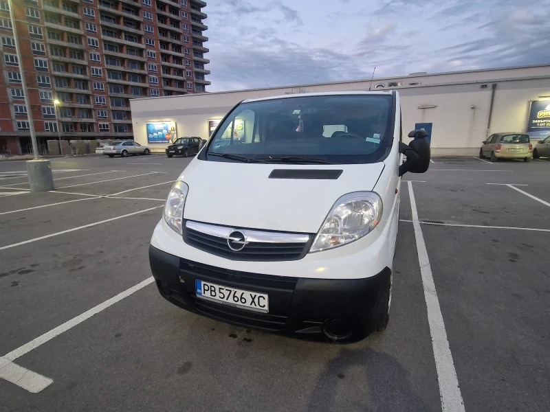 Opel Vivaro, снимка 4 - Бусове и автобуси - 49108182