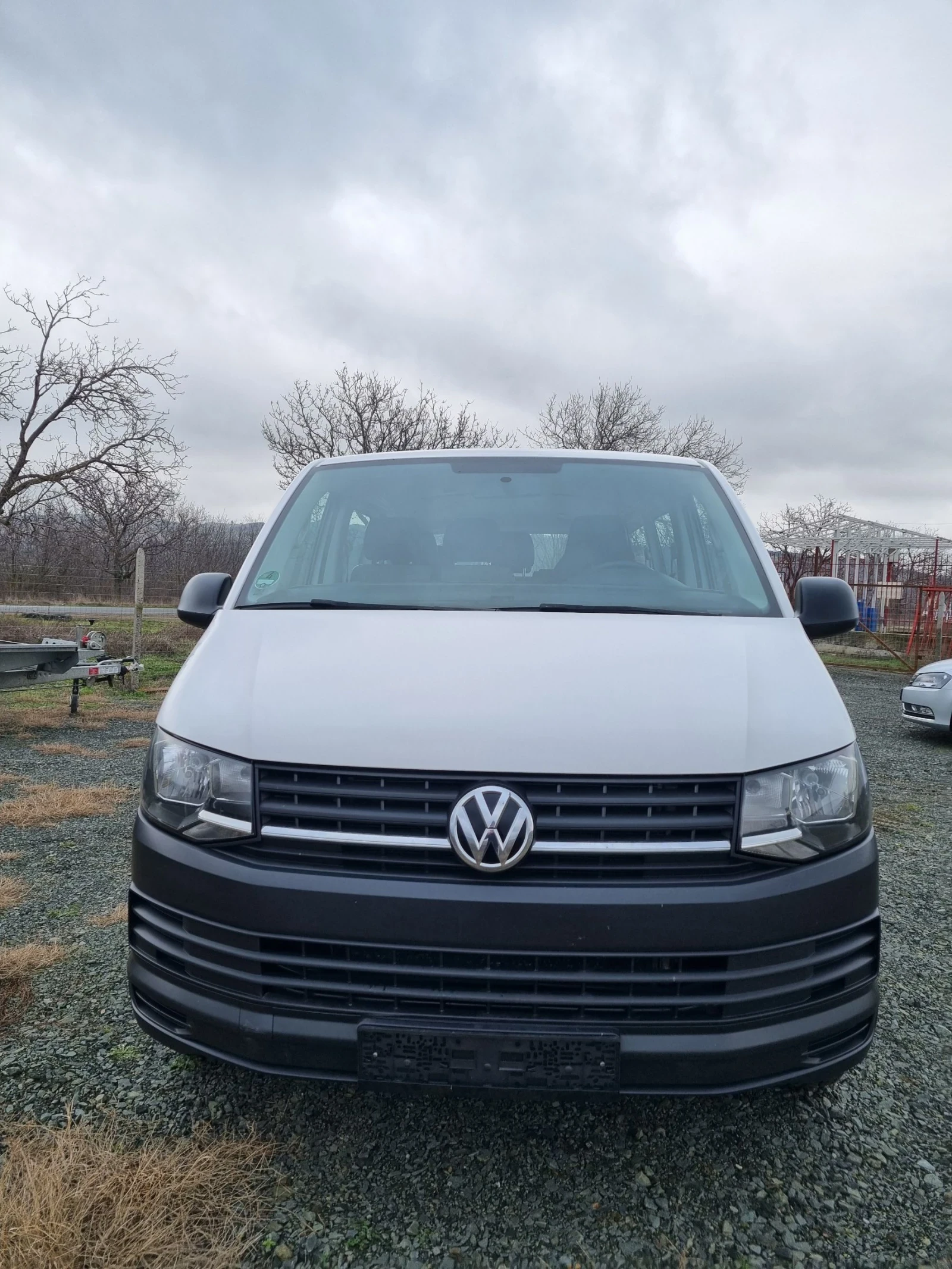 VW Transporter 2.0tdi 8+ 1 местен дълга база. - изображение 7