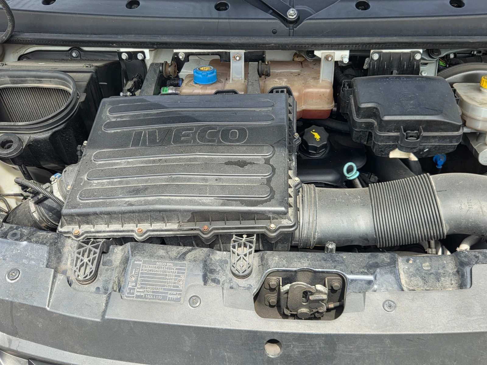 Iveco Daily 2.3HPI 160k.c* 35C16* Климатик*  ШВЕЙЦАРИЯ, снимка 17 - Бусове и автобуси - 54119008