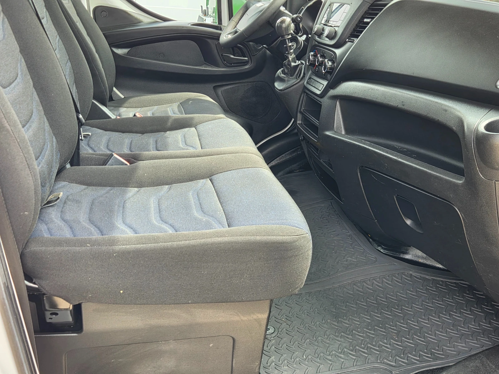 Iveco Daily 2.3HPI 160k.c* 35C16* Климатик*  ШВЕЙЦАРИЯ, снимка 14 - Бусове и автобуси - 54119008