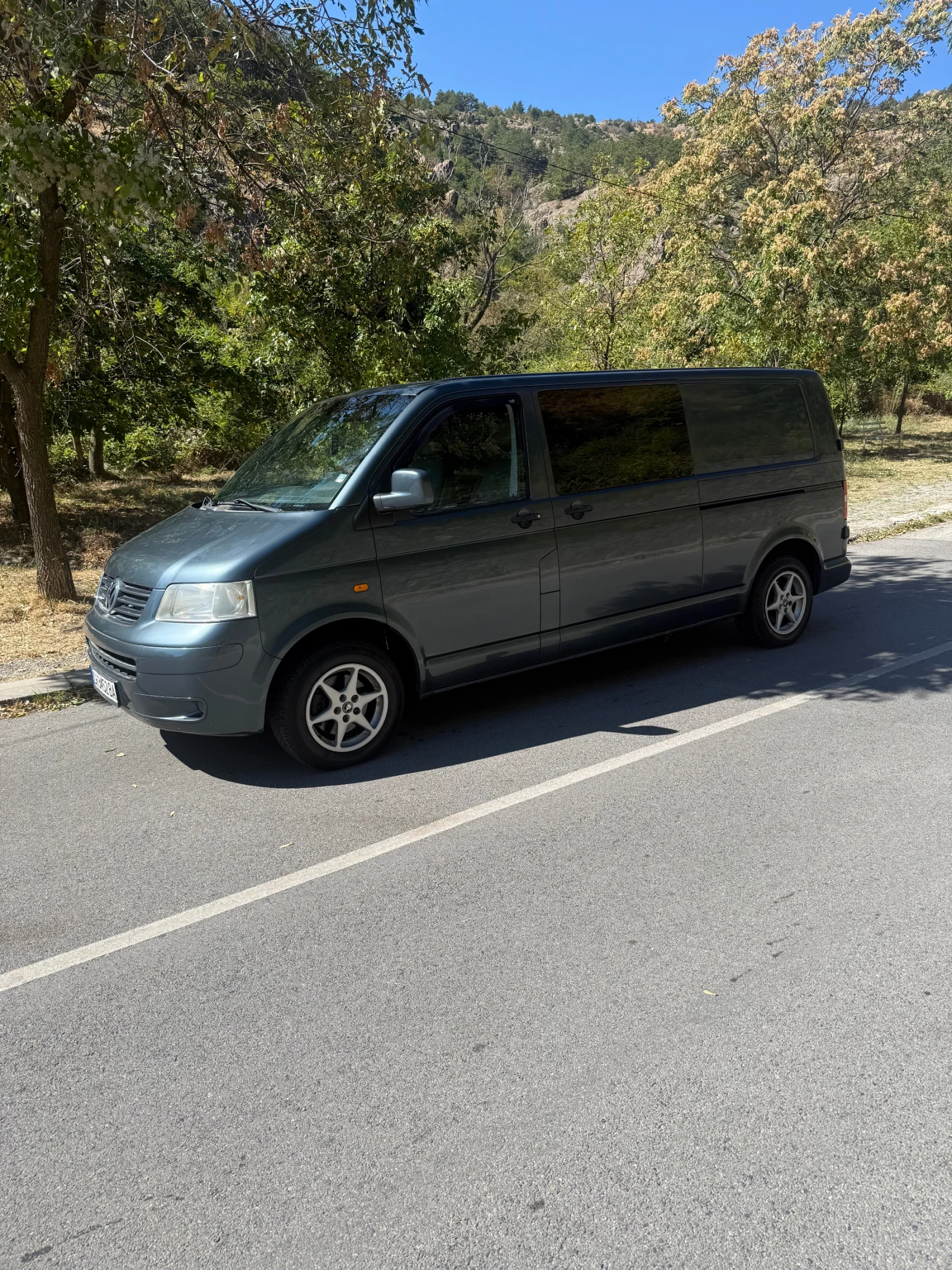 VW Transporter 2.5TDI, снимка 2 - Бусове и автобуси - 56458176