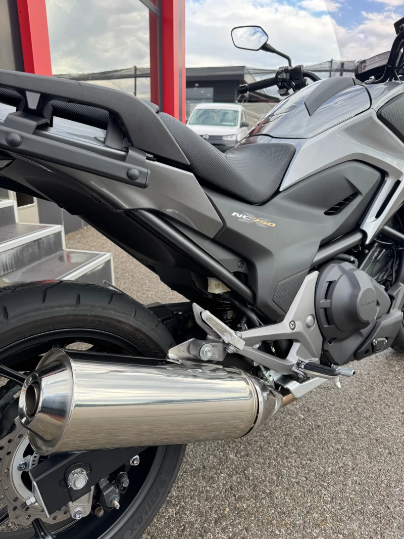 Honda Nc 750XD-DCT-AUTOMATIC-КАТО НОВ-5900км.-12.2017, снимка 11 - Мотоциклети и мототехника - 51755861