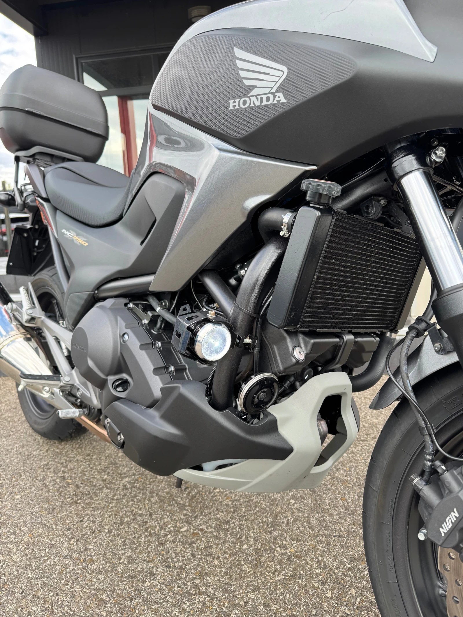 Honda Nc 750XD-DCT-AUTOMATIC-КАТО НОВ-5900км.-12.2017 - изображение 10