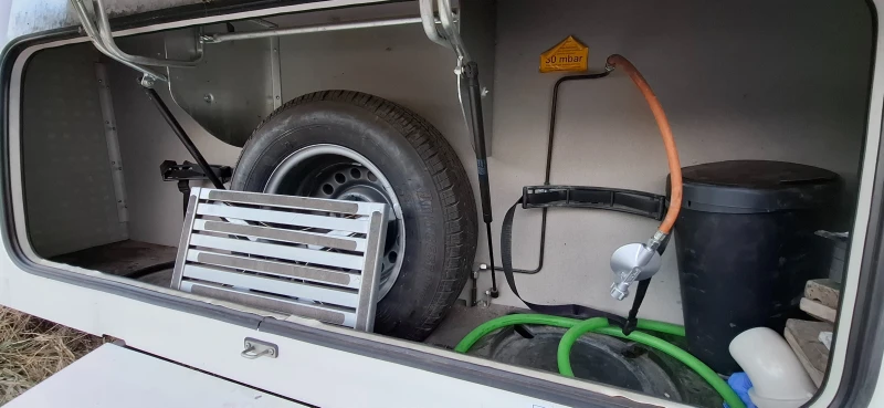 Каравана Burstner Flipper 430TS, снимка 7 - Каравани и кемпери - 52555161