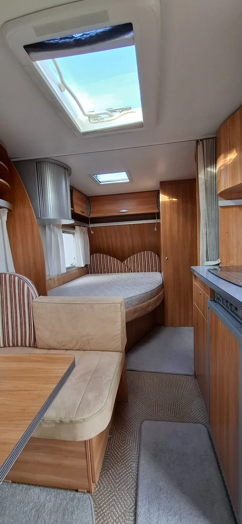 Каравана Burstner Flipper 430TS, снимка 9 - Каравани и кемпери - 52555161