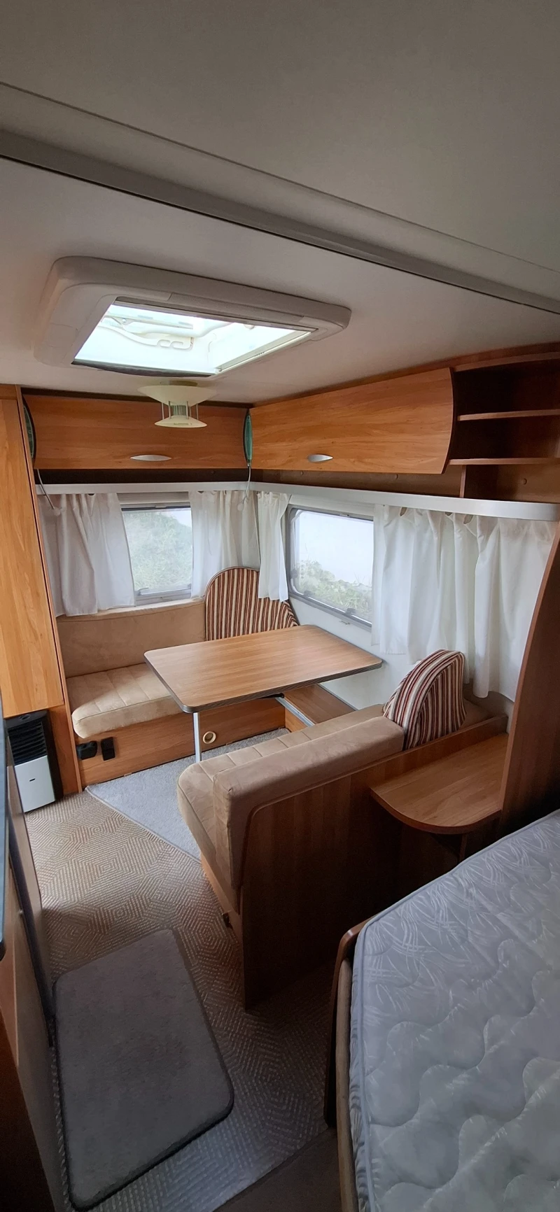 Каравана Burstner Flipper 430TS, снимка 12 - Каравани и кемпери - 52555161