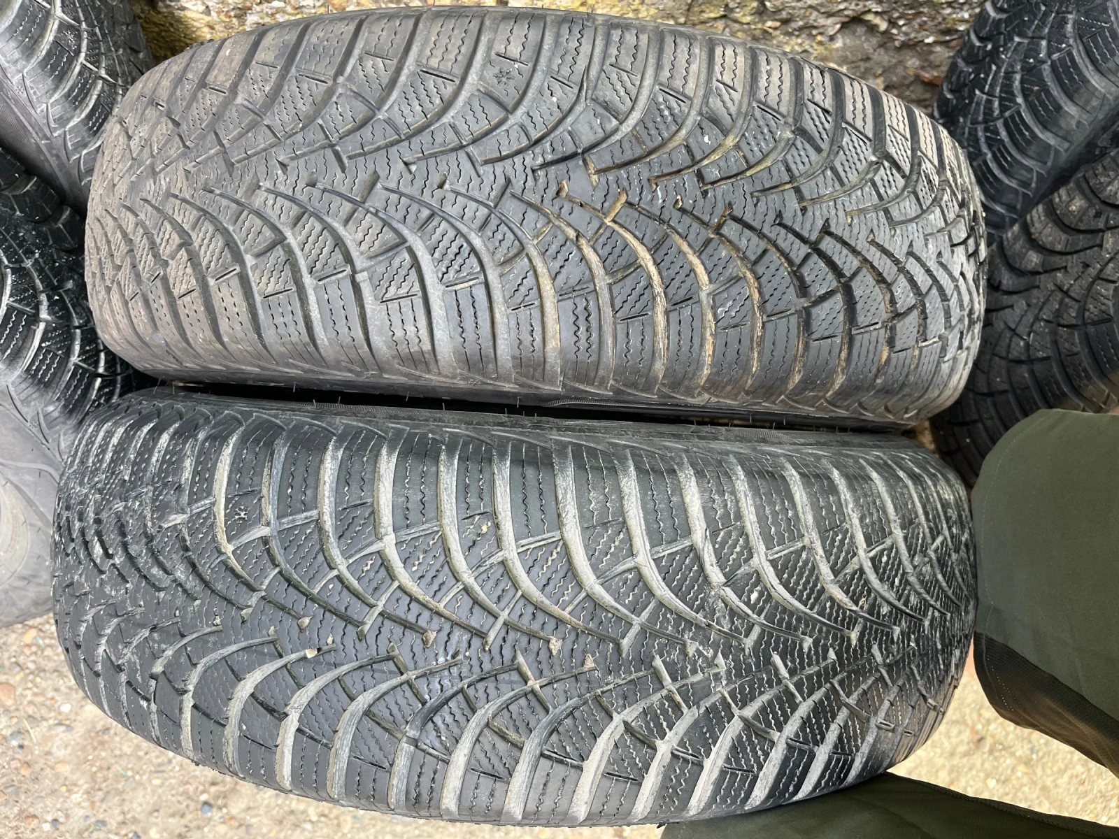 Гуми Зимни 195/65R15, снимка 6 - Гуми и джанти - 55327386