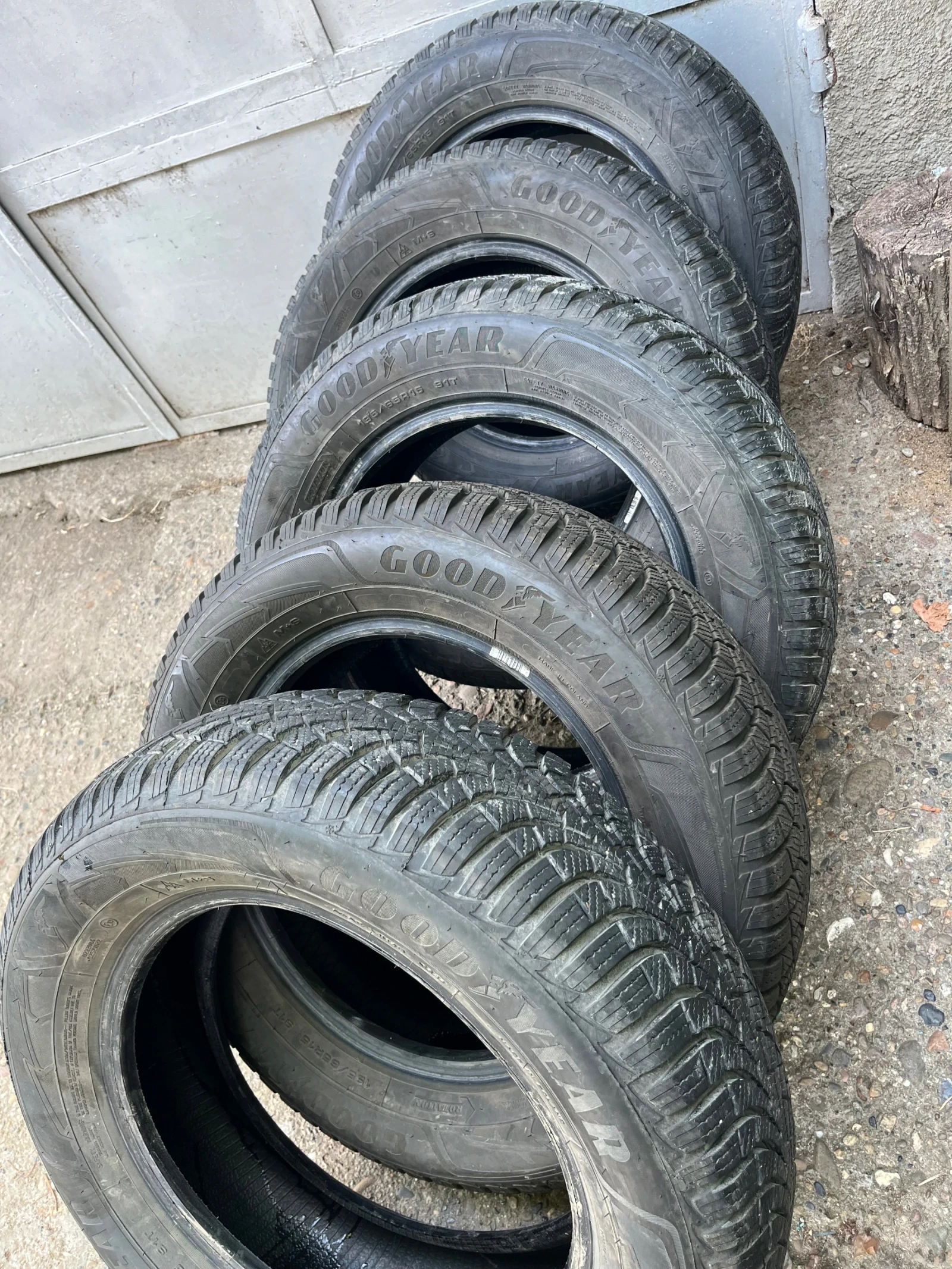 Гуми Зимни 195/65R15, снимка 5 - Гуми и джанти - 55327386