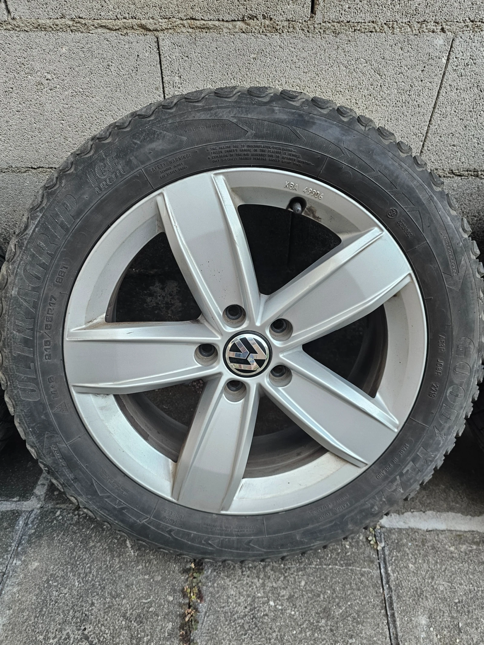 Гуми с джанти Goodyear 215/55R17, снимка 2 - Гуми и джанти - 55485676