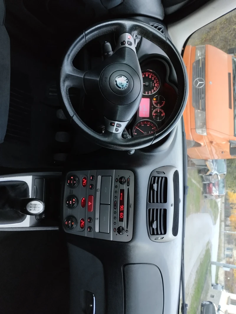 Alfa Romeo 147 1.6.бензин.фейс, снимка 12 - Автомобили и джипове - 47932318