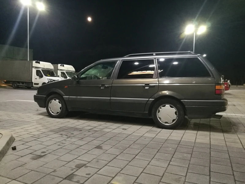 VW Passat, снимка 11 - Автомобили и джипове - 48459465