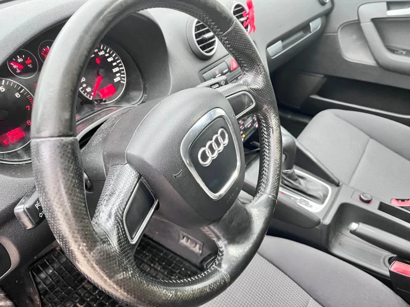 Audi A3 1.6i-Автоматик, снимка 7 - Автомобили и джипове - 48643403