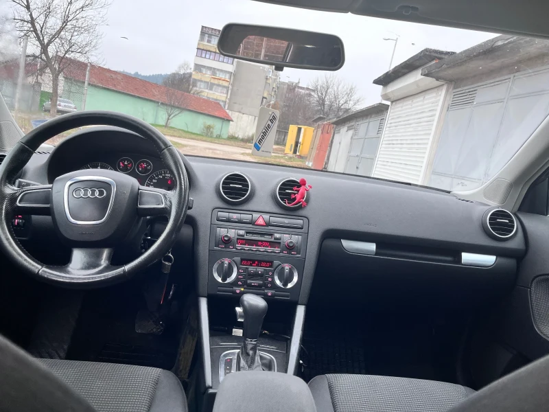 Audi A3 1.6i-Автоматик, снимка 6 - Автомобили и джипове - 48643403