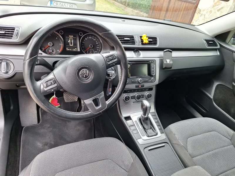 VW Passat 2.0TDI, снимка 16 - Автомобили и джипове - 52411816