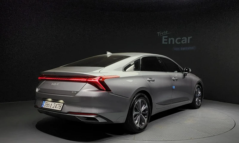 Kia K8 Hybrid Noblesse Light, снимка 2 - Автомобили и джипове - 51519016