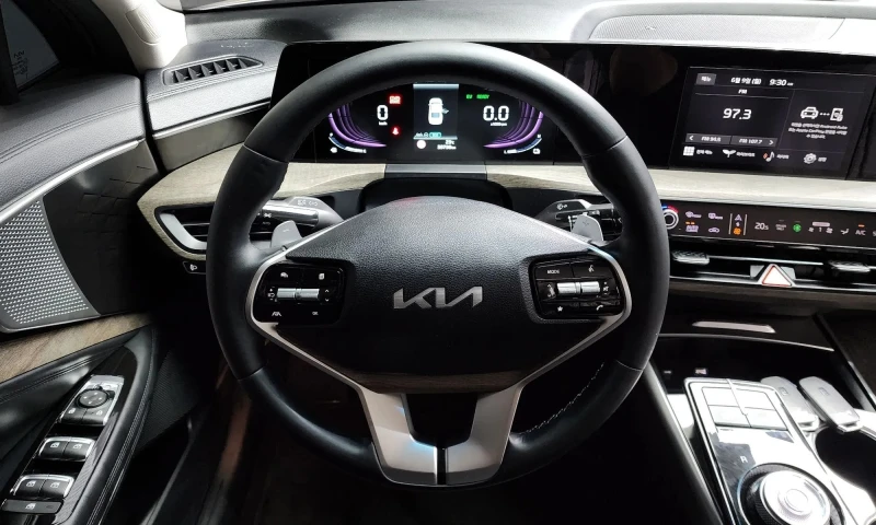 Kia K8 Hybrid Noblesse Light, снимка 13 - Автомобили и джипове - 51519016