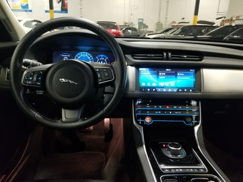 Jaguar Xf * 20d Prestige NAVIGATION| LEATHER| PANOROOF * CAR, снимка 13 - Автомобили и джипове - 52924261