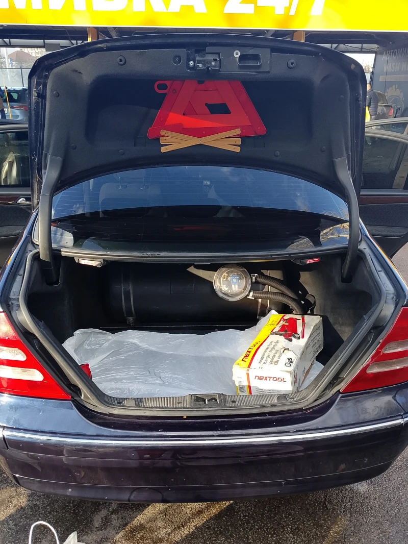 Mercedes-Benz C 200 KOMPRESOR, снимка 12 - Автомобили и джипове - 52947672