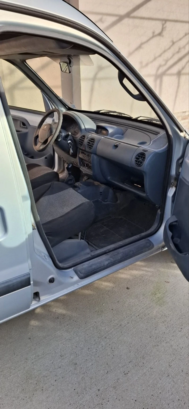 Renault Kangoo 1.4 ГАЗ* - Пътническо, снимка 4 - Автомобили и джипове - 53165506