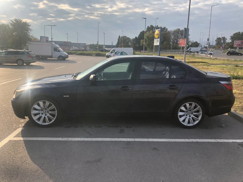 BMW 530 D 218HP СЕДАН АВТОМАТ РЕГИСТРИРАНА ТОП ЦЕНА , снимка 2 - Автомобили и джипове - 53227265