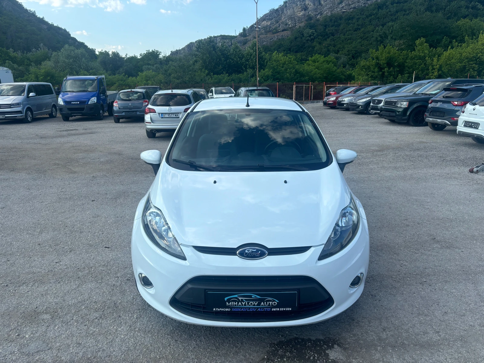 Ford Fiesta 1.2i КАТО НОВА - изображение 8
