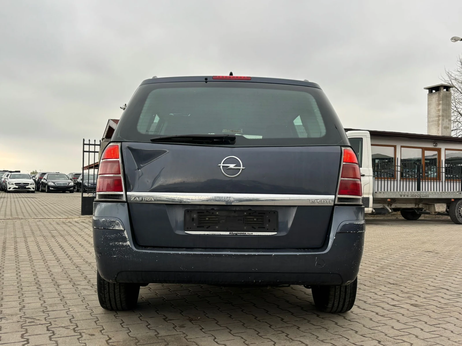 Opel Zafira / 1.9D / 120 HP / 6+ 1 / - изображение 4